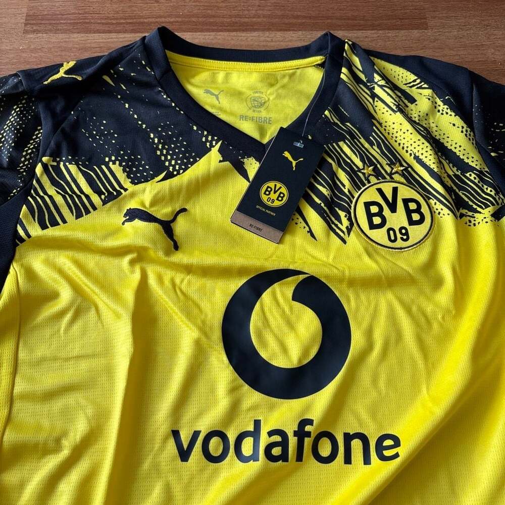 Puma Borussia Dortmund BVB 09 Soccer Jersey - Picture 2 of 3
